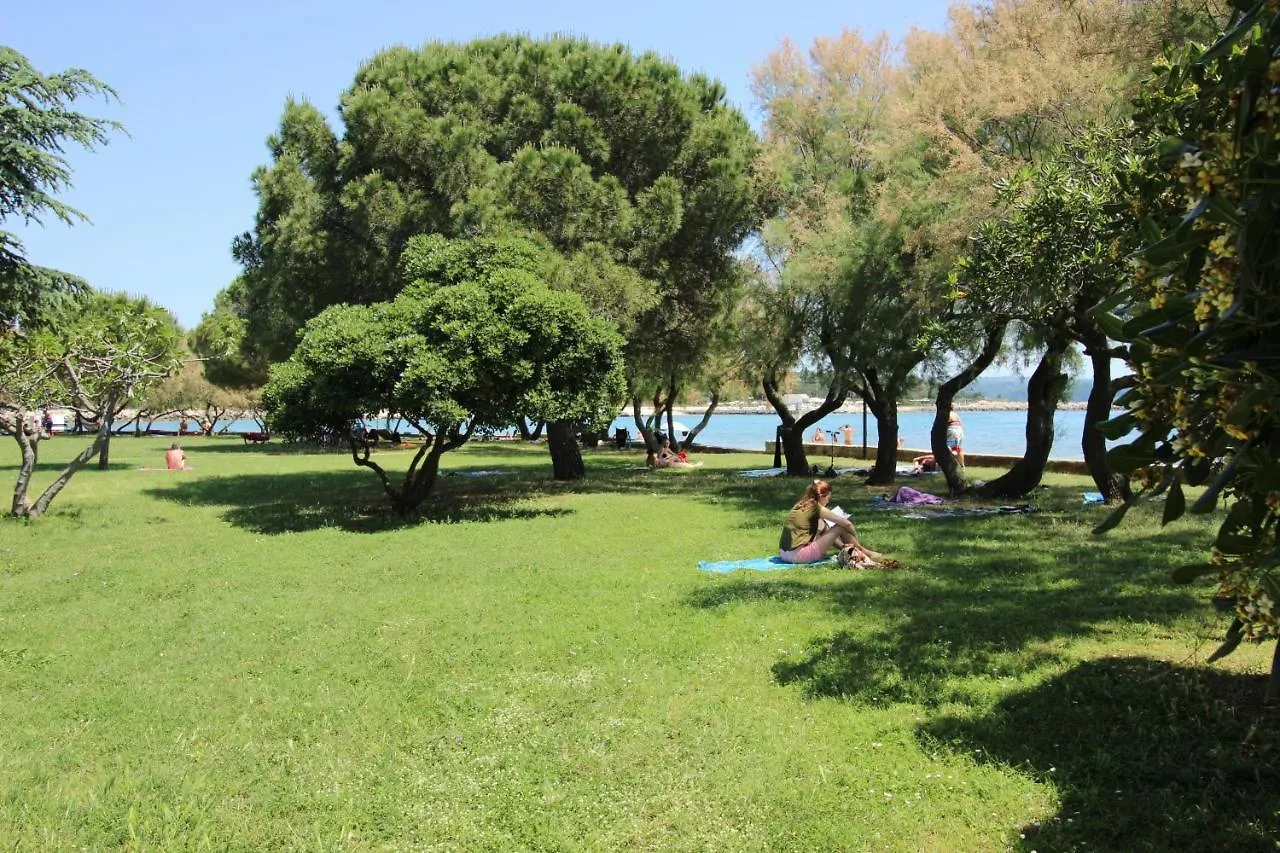 Elena, 100 M From The Beach Novigrad Istria 0*,  Croazia