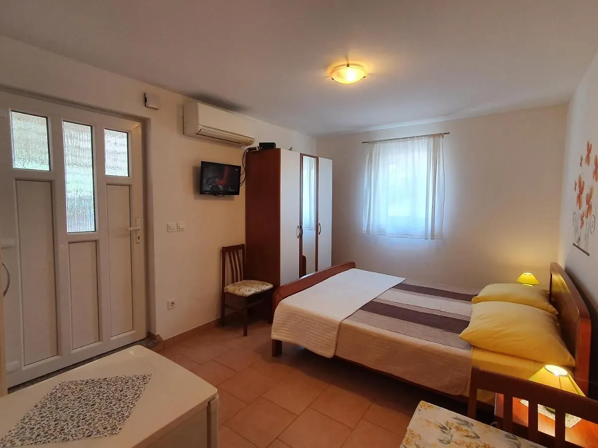 Elena, 100 M From The Beach Novigrad  Novigrad (Istria)