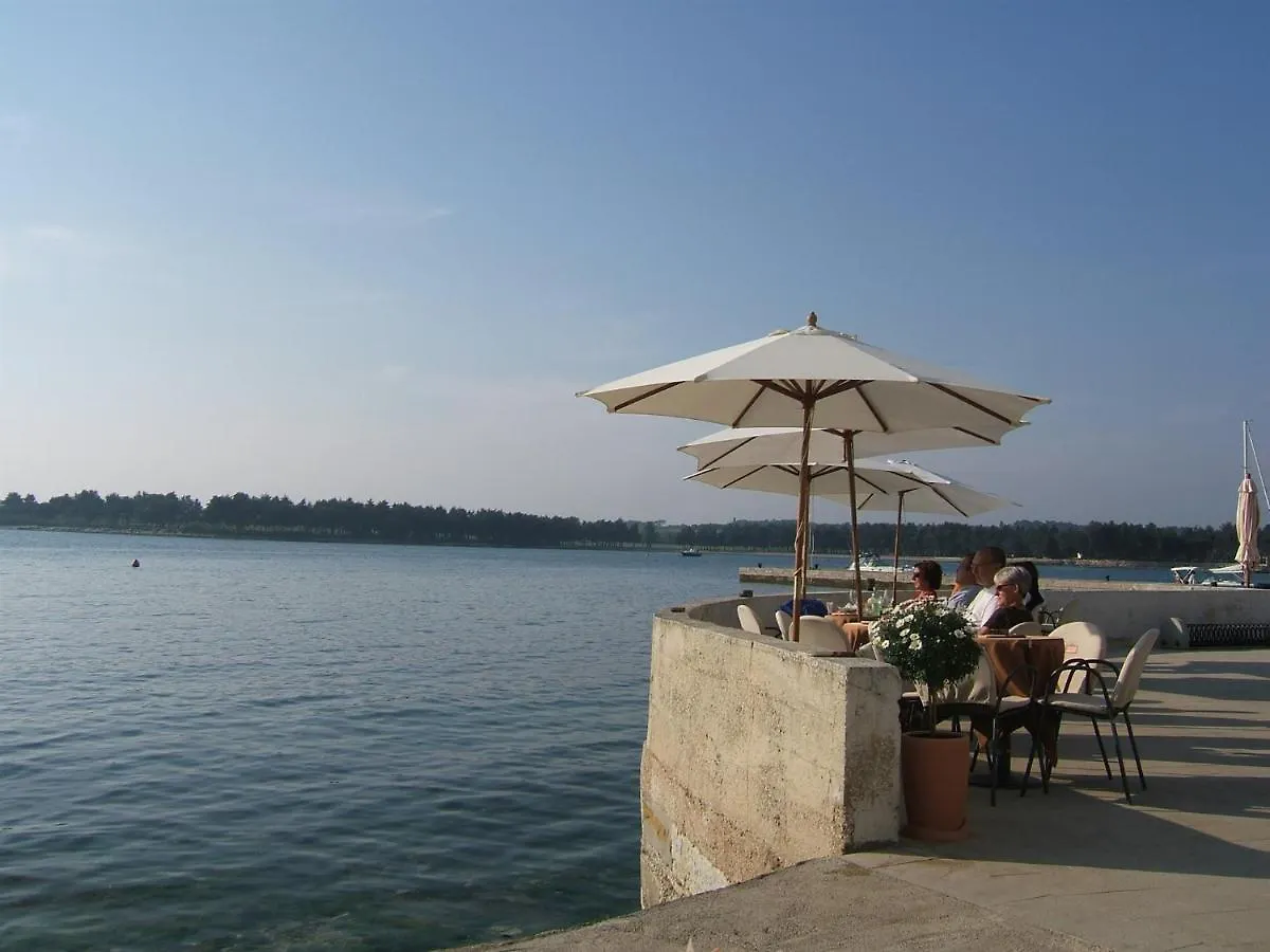 Elena, 100 M From The Beach Novigrad